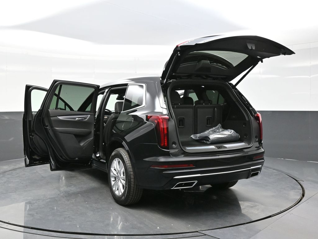 2025 Cadillac XT6 Luxury photo 35