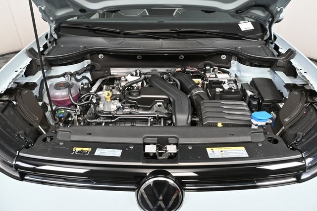 2025 Volkswagen Taos SE photo 26
