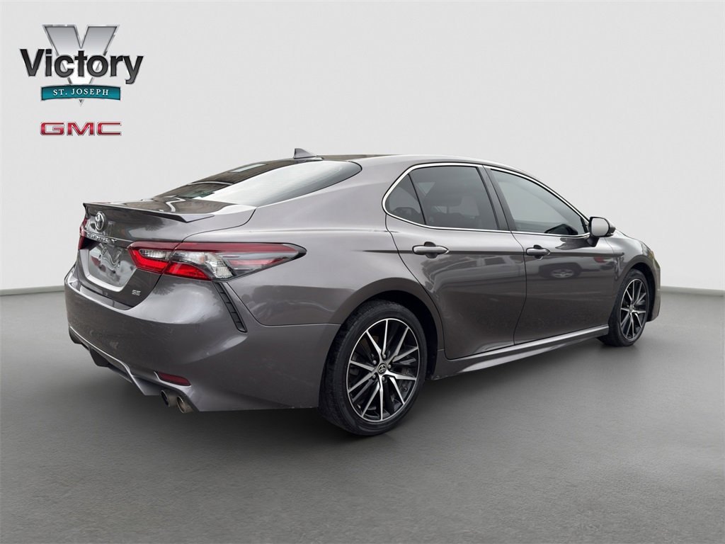 2021 Toyota Camry SE photo 16