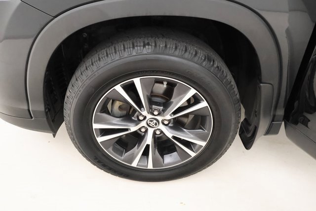 2019 Toyota Highlander LE photo 7