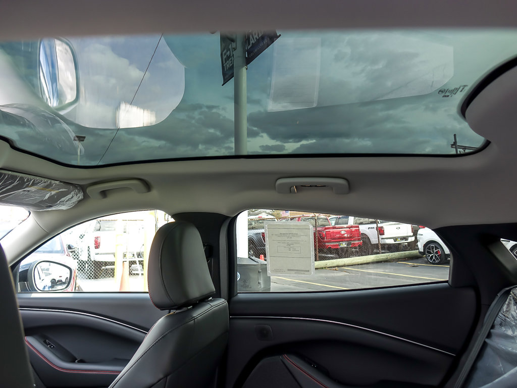 2025 FORD MUSTANG MACH-E - Image 13