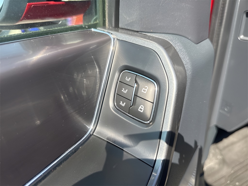 2023 Ford F-150 Lariat photo 8