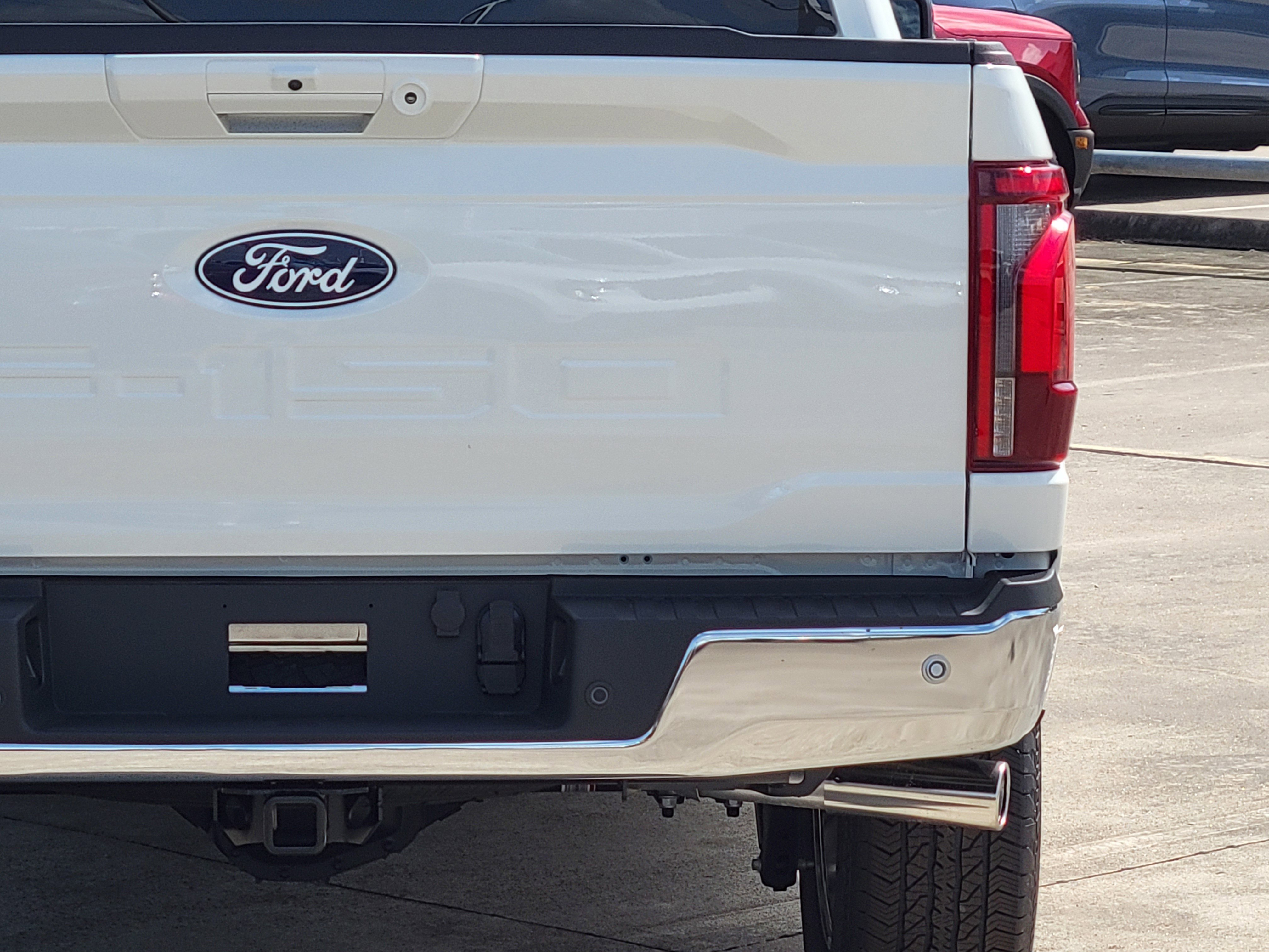 2025 Ford F-150 Lariat photo 2