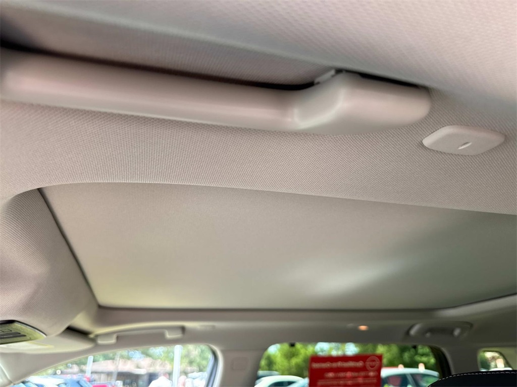 2025 Nissan Rogue Platinum photo 20
