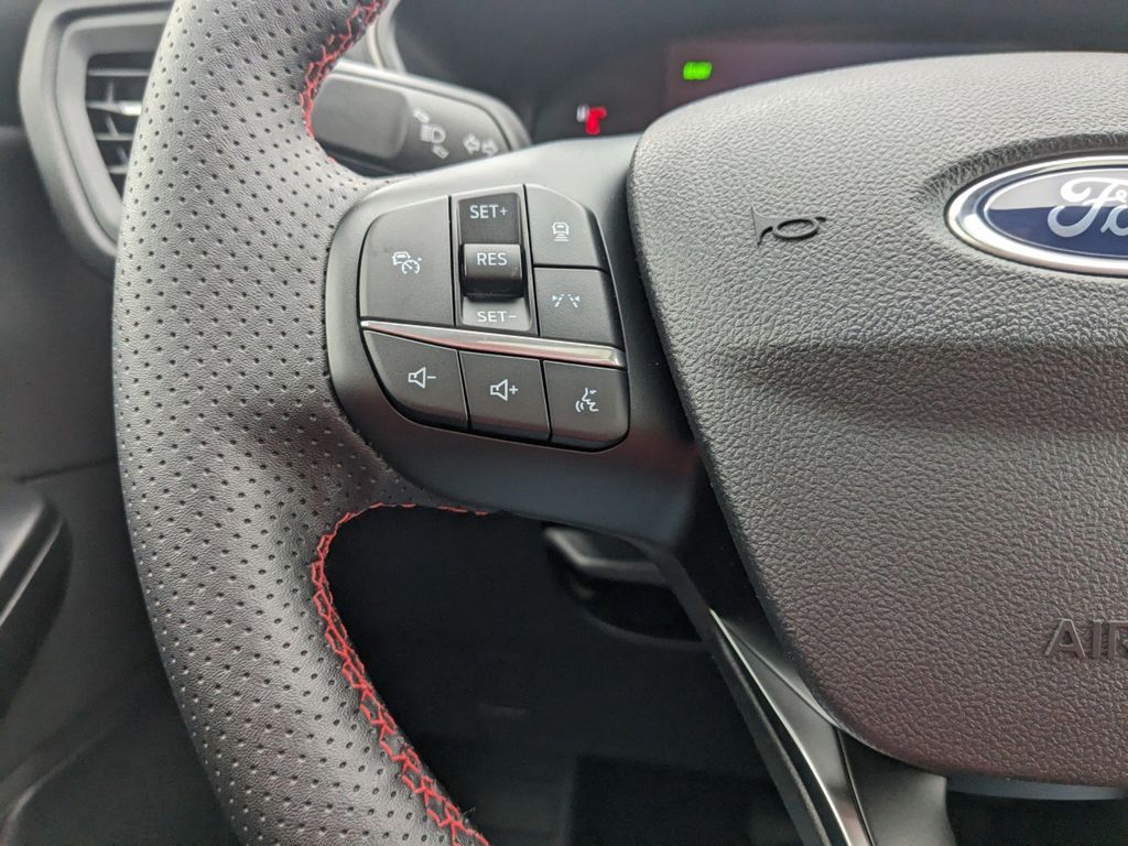 2025 Ford Escape ST-Line photo 26