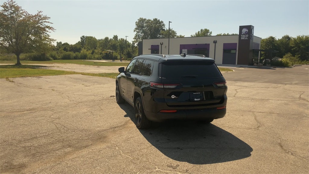 2023 Jeep Grand Cherokee Altitude photo 7