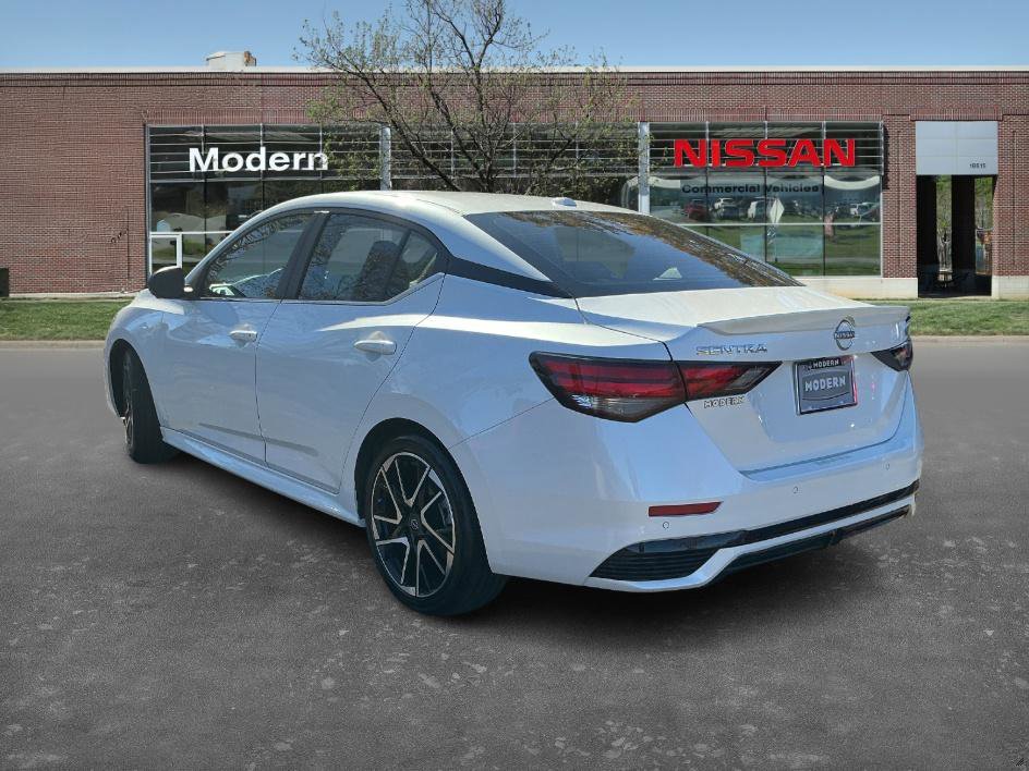 2024 Nissan Sentra SR photo 2
