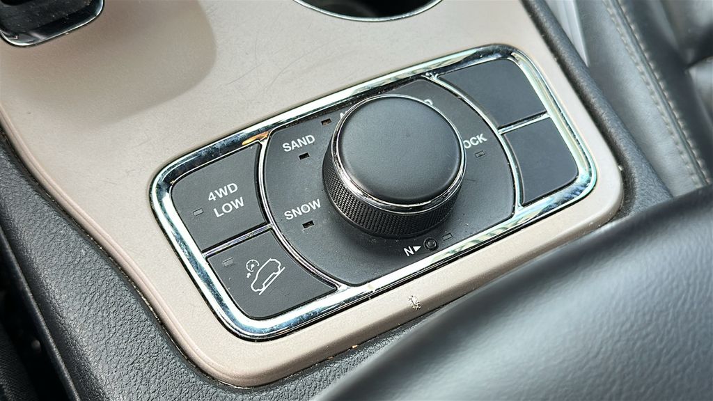 2014 Jeep Grand Cherokee Limited photo 17