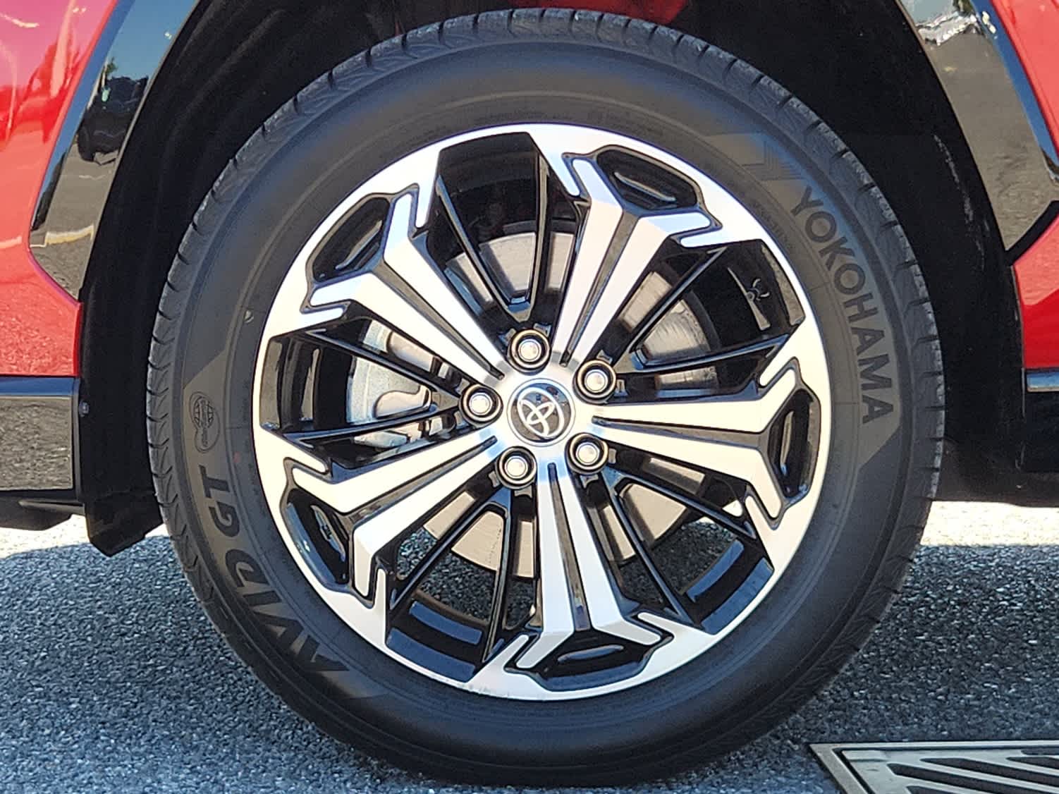 2022 Toyota RAV4 Prime XSE photo 4