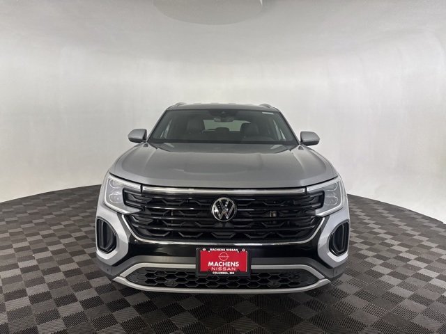 2024 Volkswagen Atlas Cross Sport SE Technology photo 2