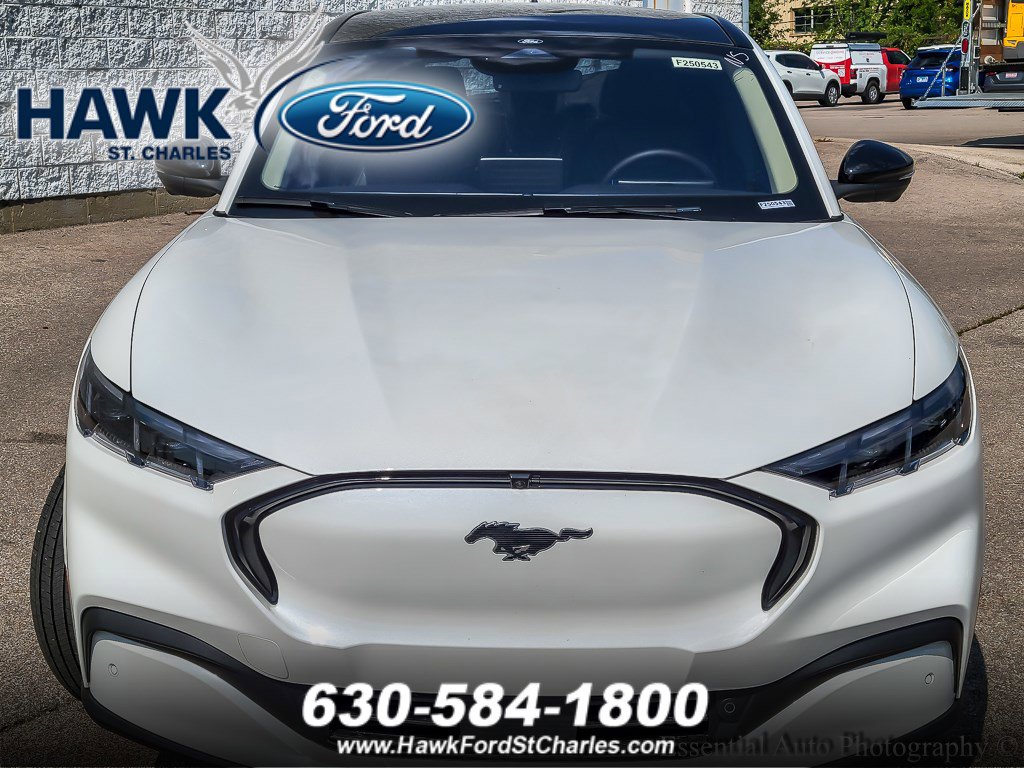 2025 Ford Mustang Mach-E Premium photo 4