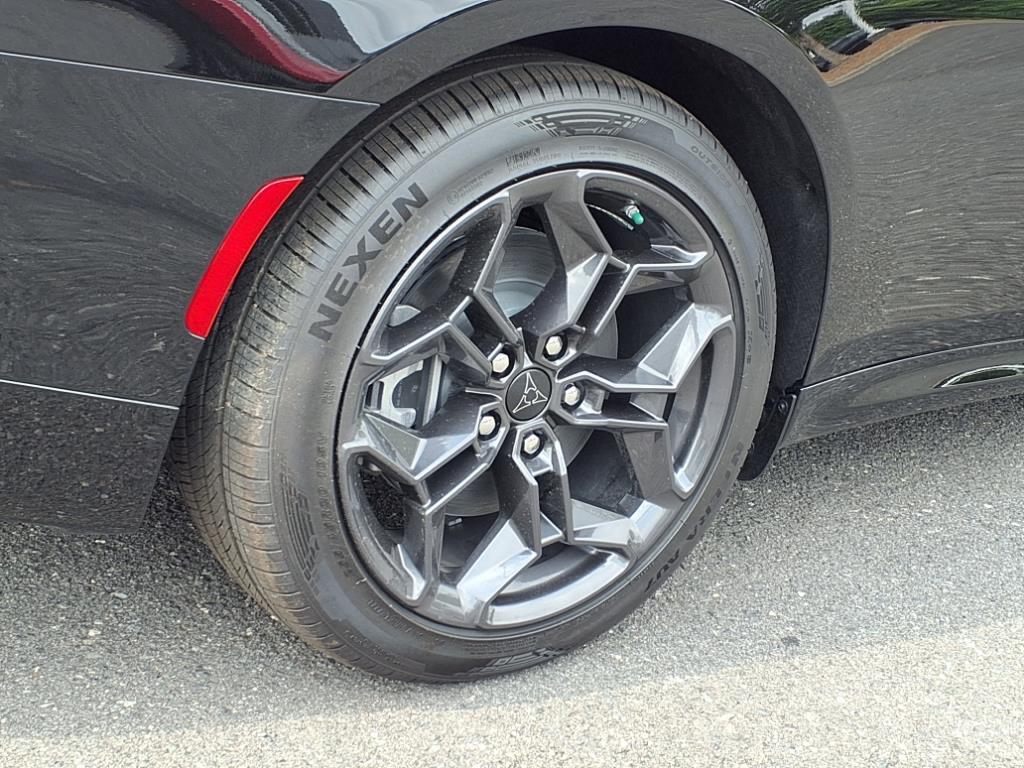 2025 Dodge Charger R/T photo 18