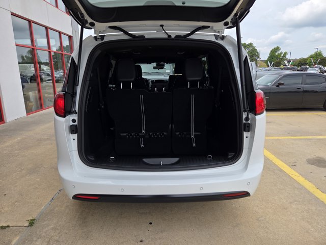2026 Chrysler Voyager LX photo 5
