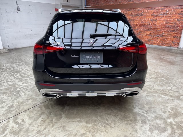 2026 Mercedes Benz GLC 300 4MATIC photo 2