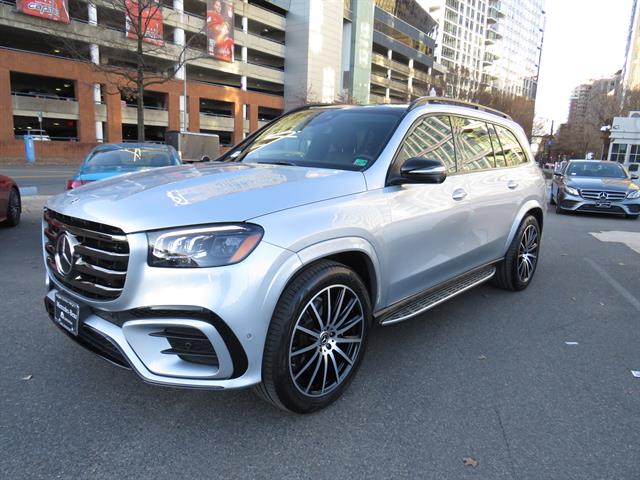 2025 Mercedes-Benz GLS Base's photo