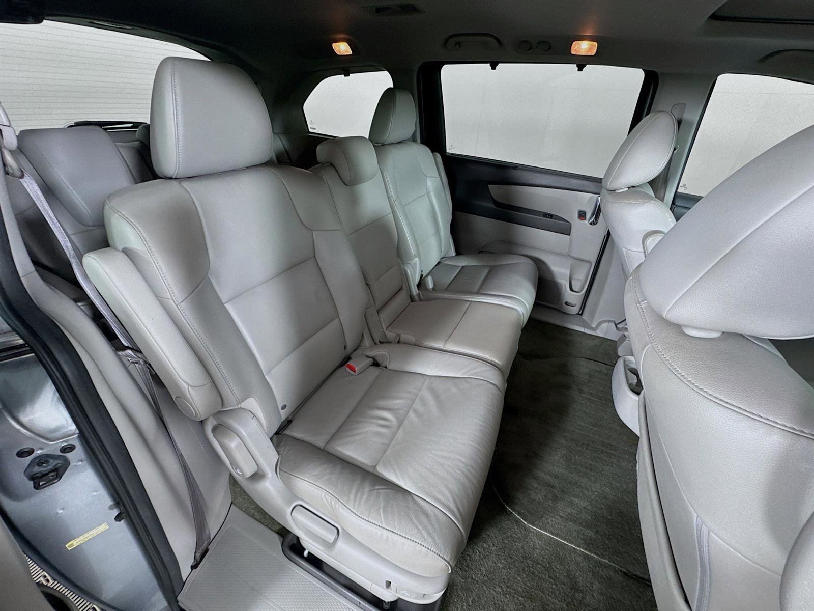 2016 Honda Odyssey EX-L photo 26