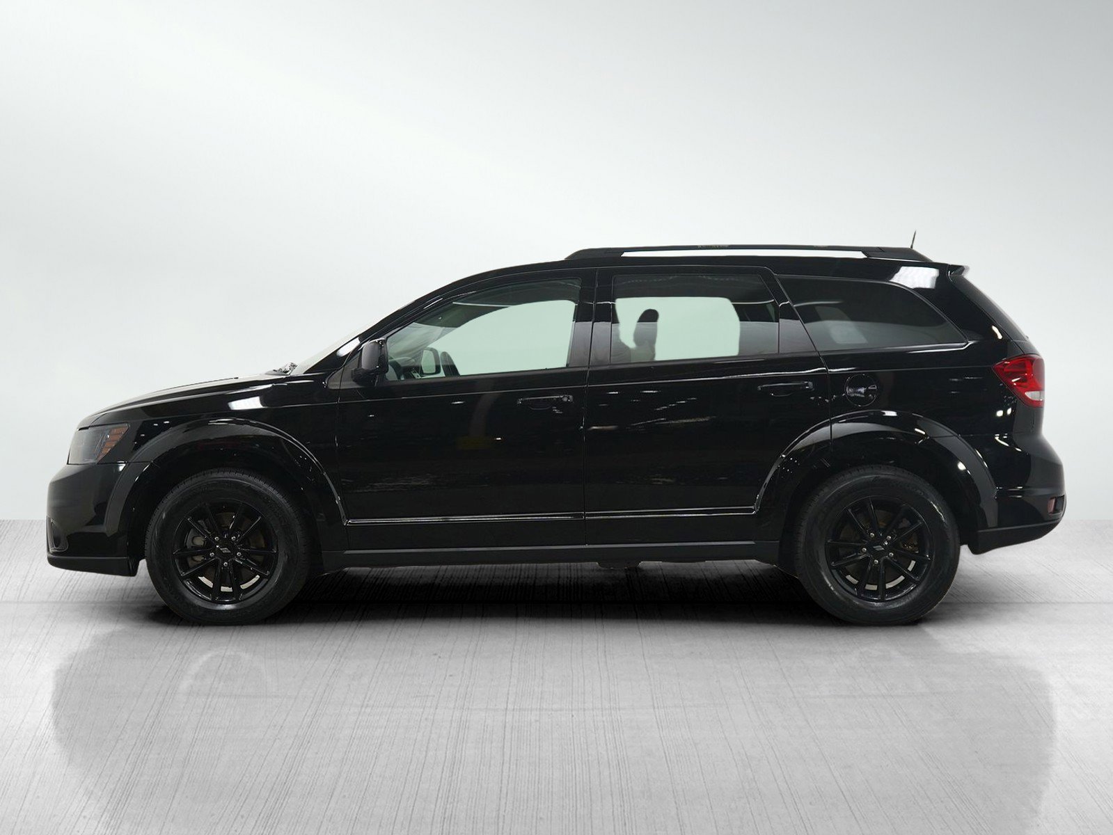 Used 2019 Dodge Journey SE with VIN 3C4PDCBB7KT863838 for sale in Burnsville, Minnesota