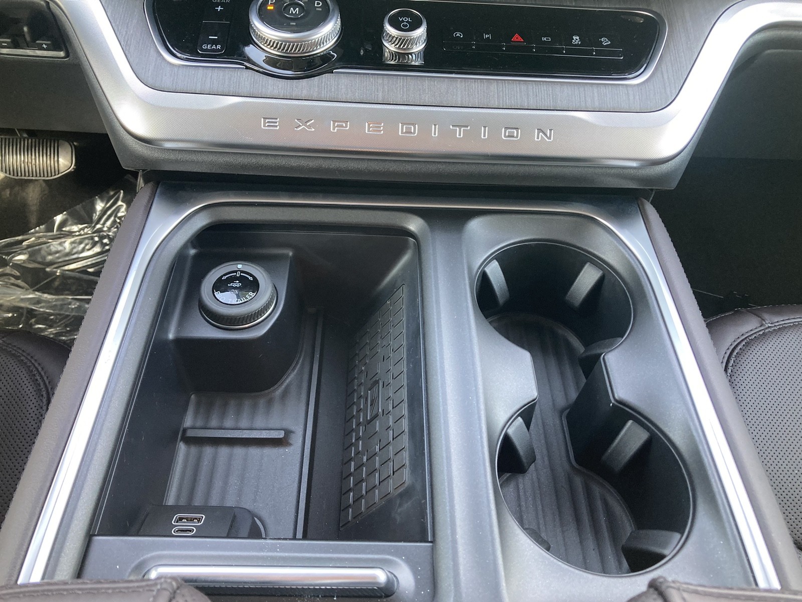 2025 Ford Expedition Platinum MAX photo 12