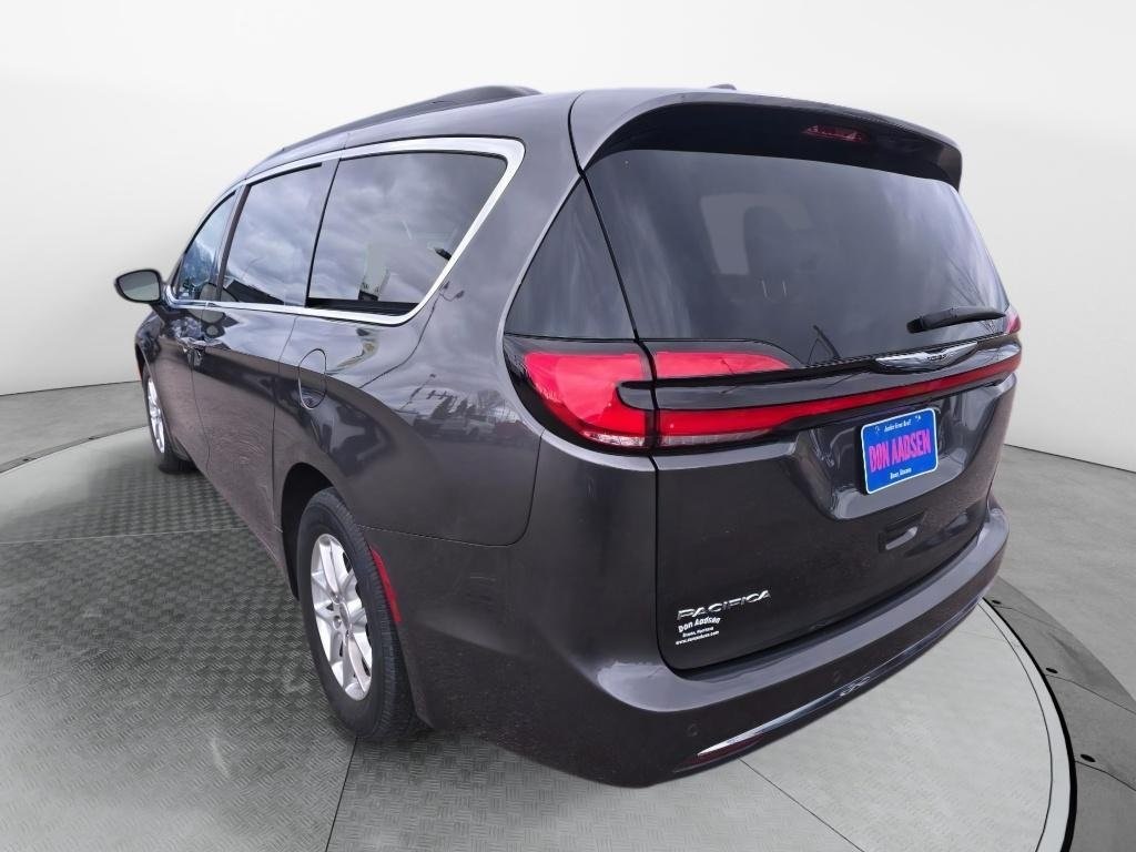 2022 Chrysler Pacifica Touring L photo 8
