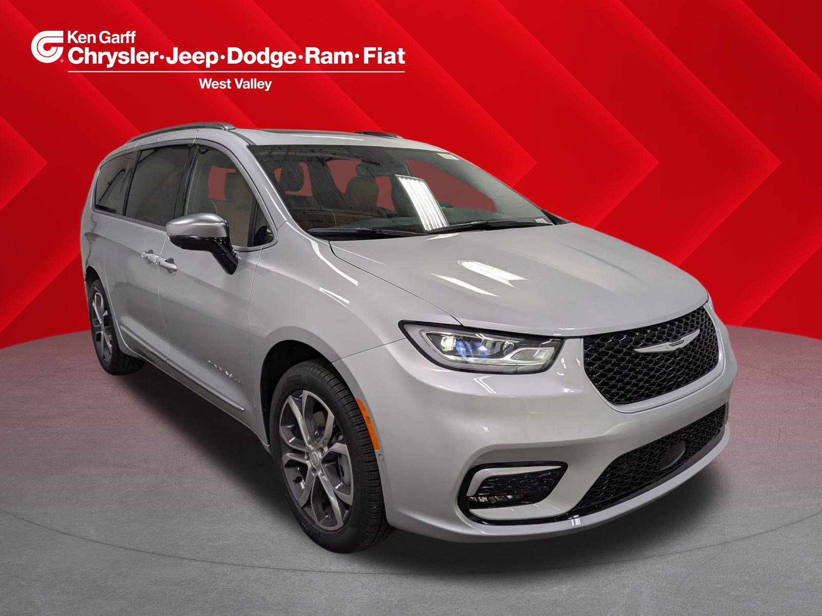 2026 Chrysler Pacifica Pinnacle's photo