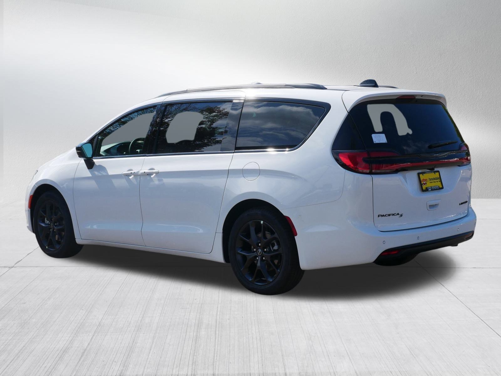 2026 Chrysler Pacifica Limited photo 5