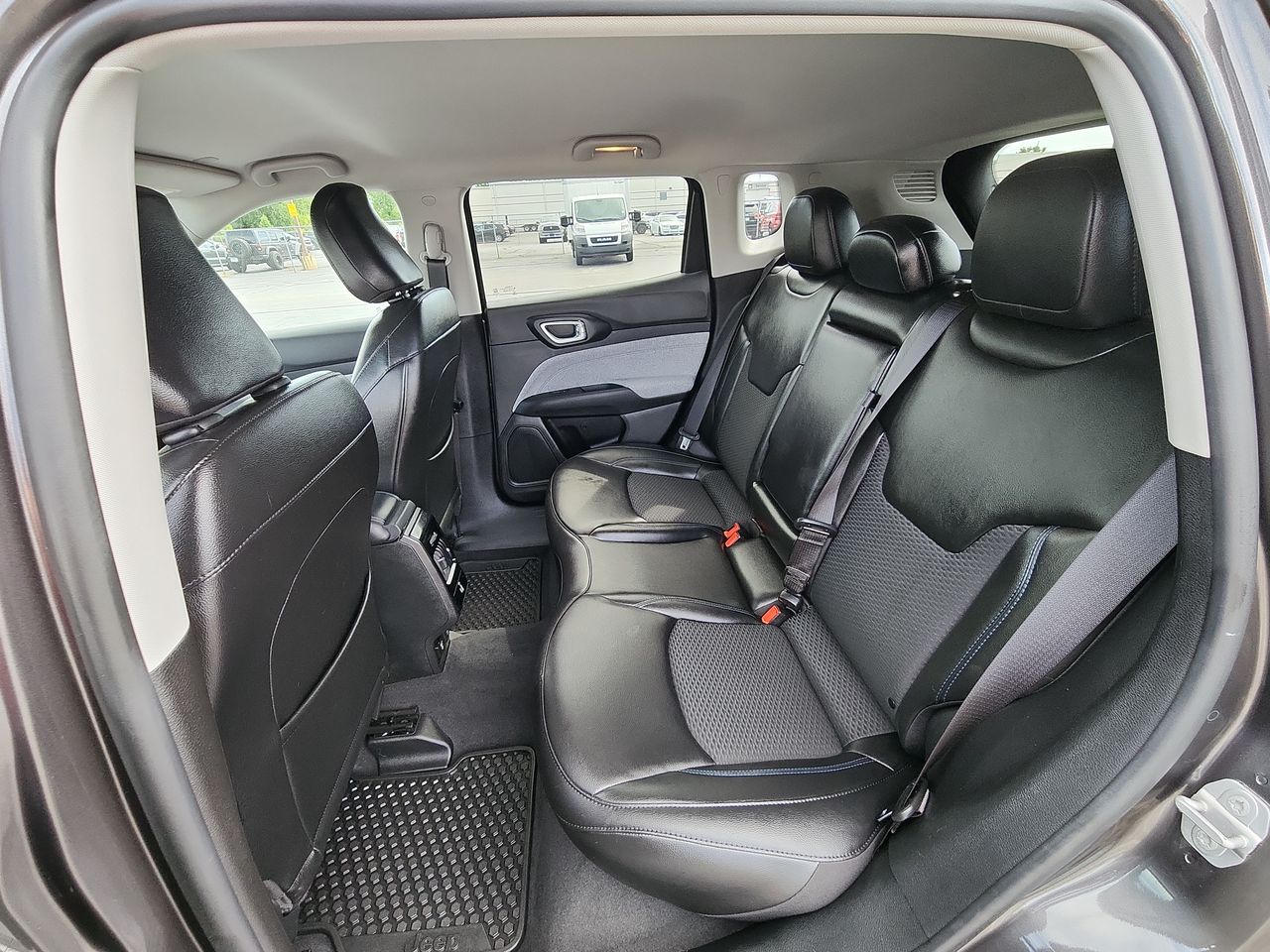 2022 Jeep Compass Latitude photo 18
