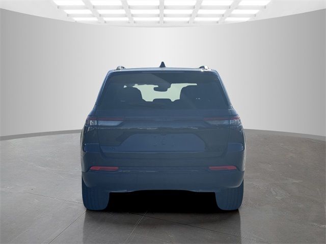 2025 Jeep Grand Cherokee Altitude photo 4