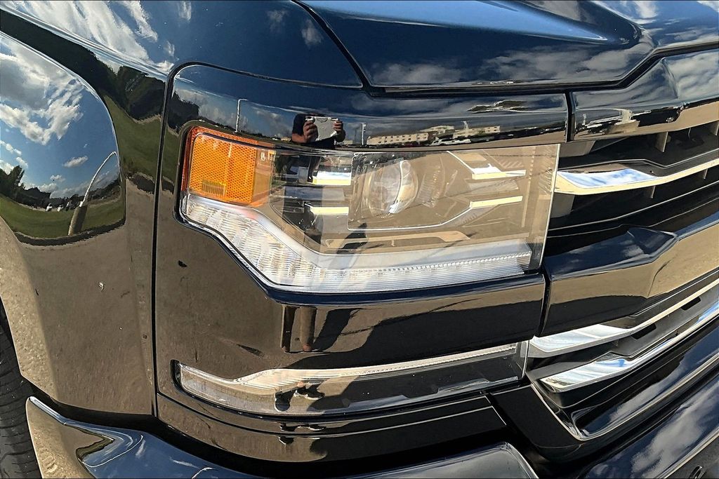 2018 Chevrolet Silverado 1500 LTZ photo 23