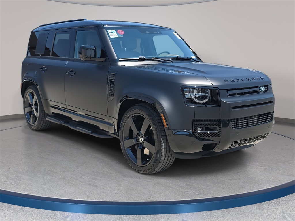 2025 Land Rover Defender 110 X-Dynamic SE photo 3