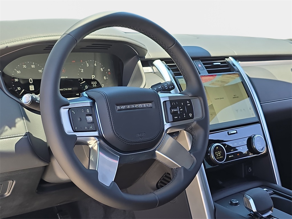 2025 Land Rover Discovery Metropolitan Edition photo 13