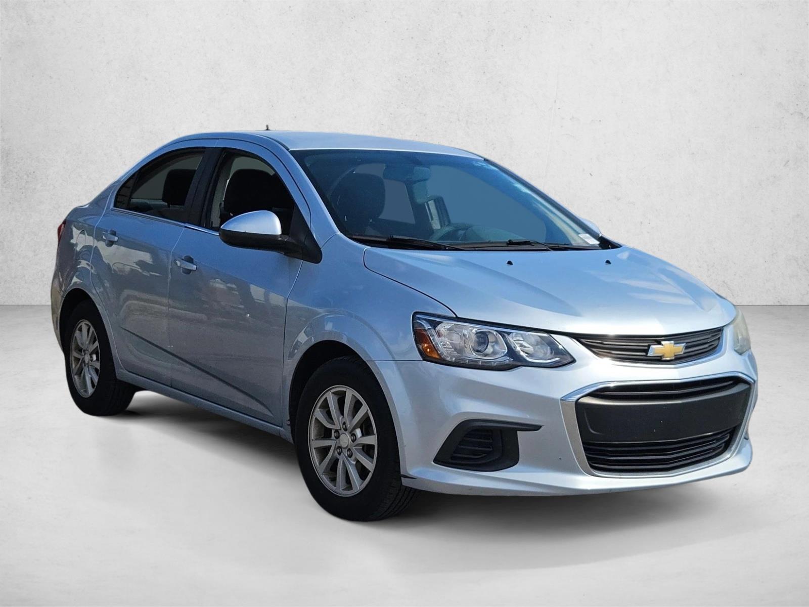 2017 Chevrolet Sonic LT photo 3