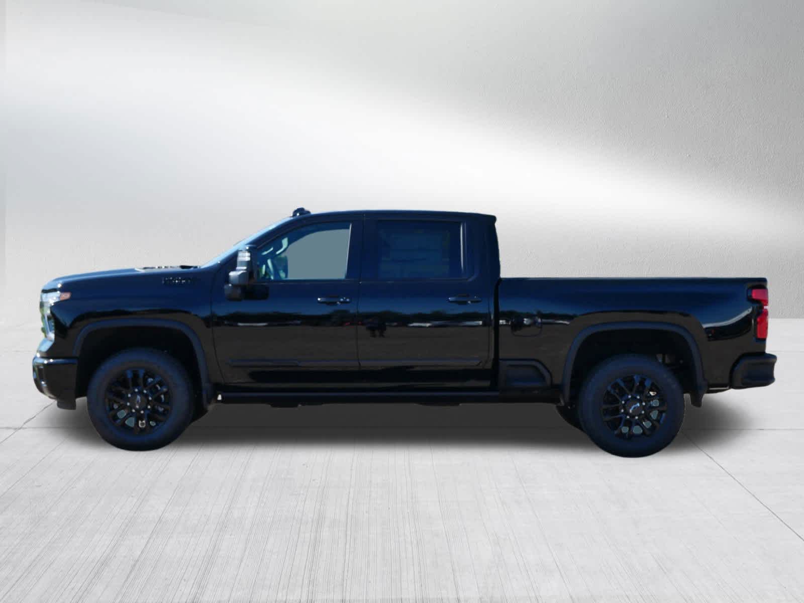 2026 Chevrolet Silverado 3500HD High Country photo 2