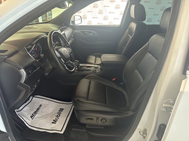 2023 Chevrolet Traverse Leather photo 2