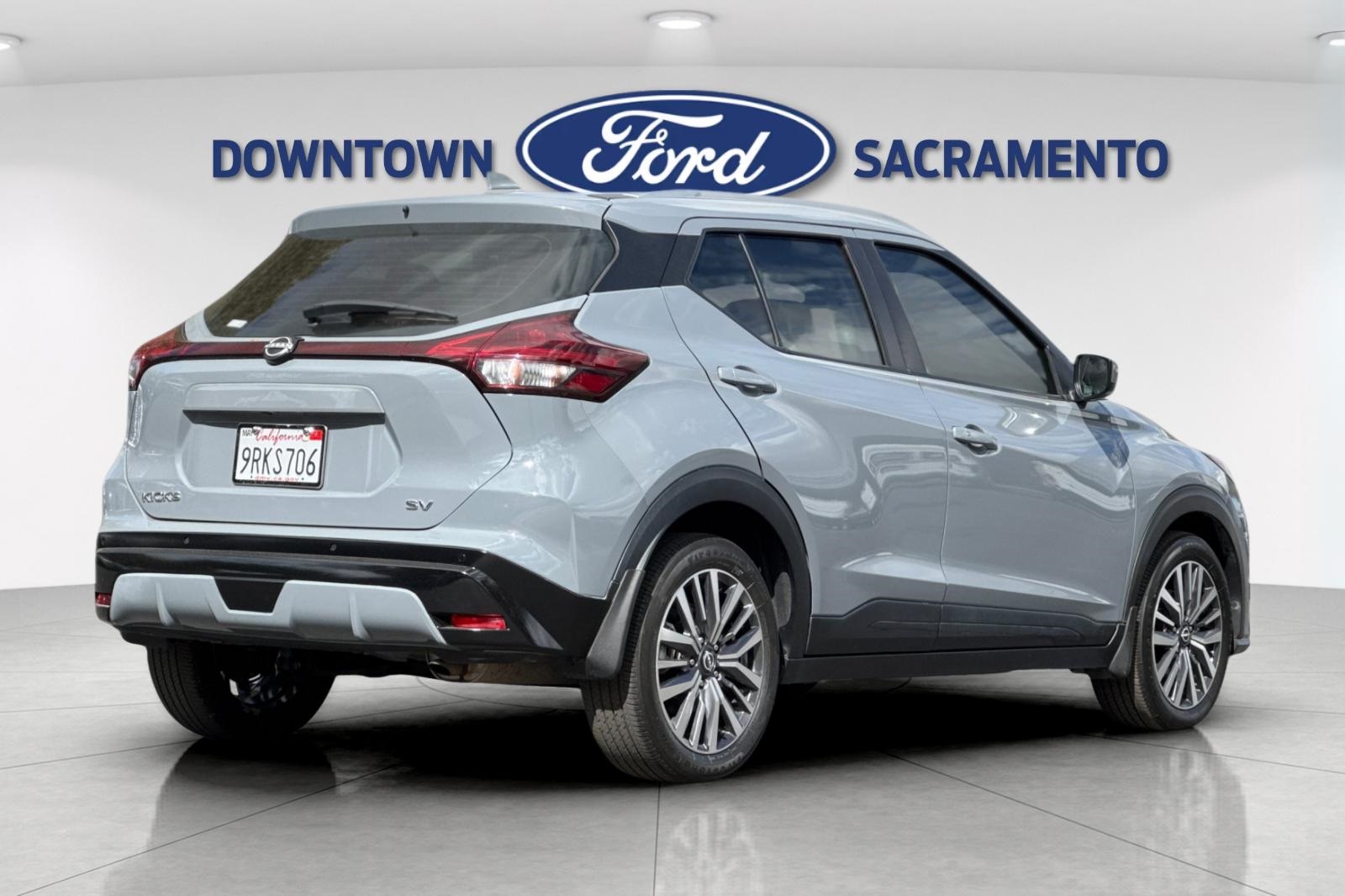 2022 Nissan Kicks SV photo 2