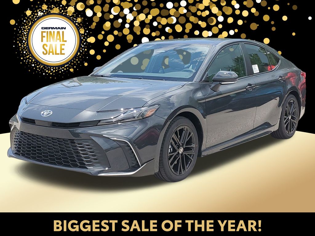 2025 Toyota Camry SE's photo