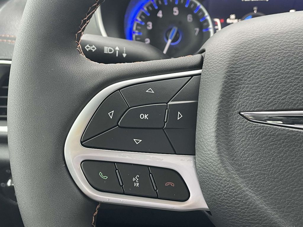 2026 Chrysler Pacifica Pinnacle photo 29