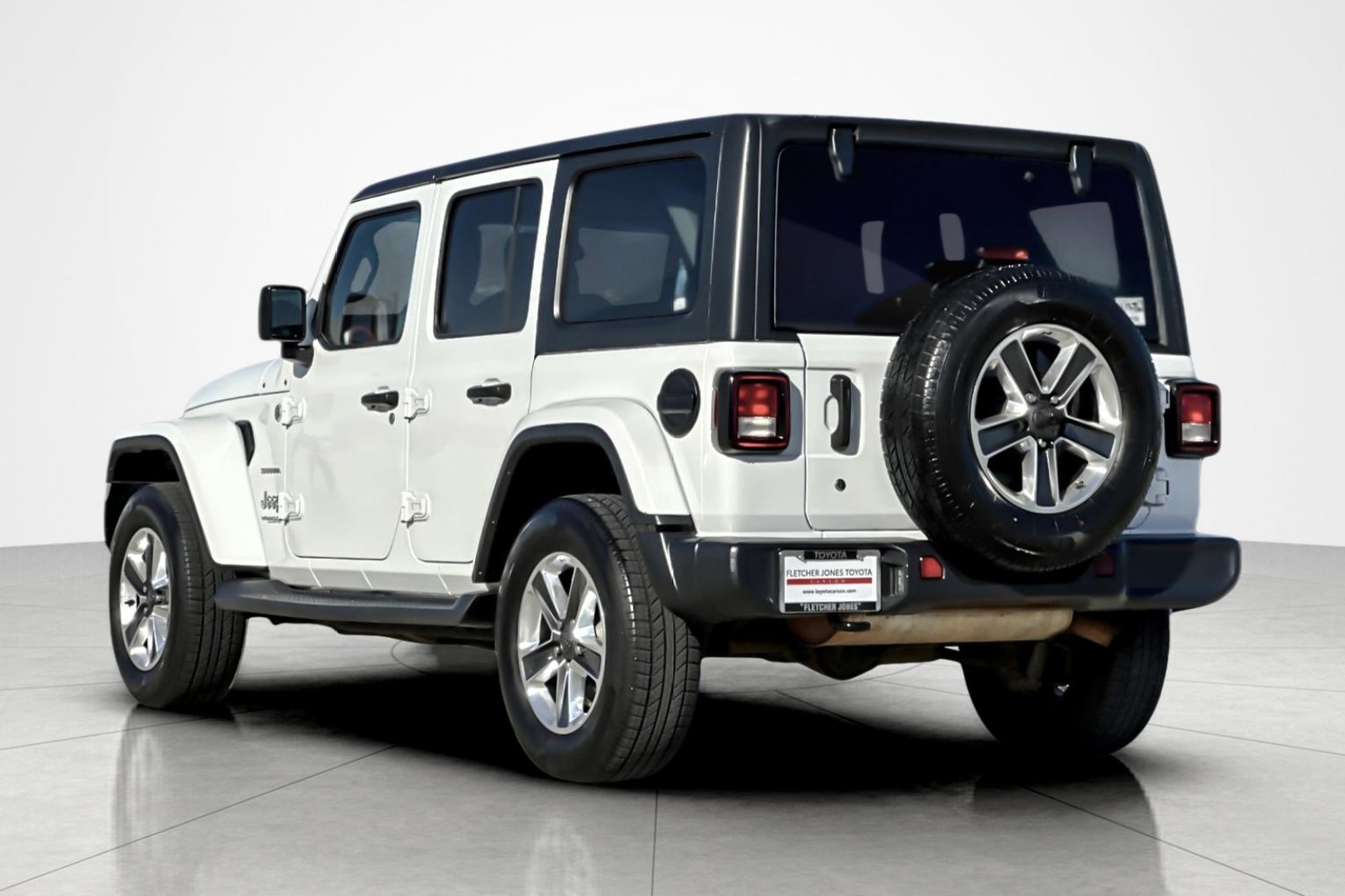2020 Jeep Wrangler Unlimited Sahara photo 3