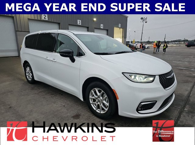 2024 Chrysler Pacifica Touring L's photo