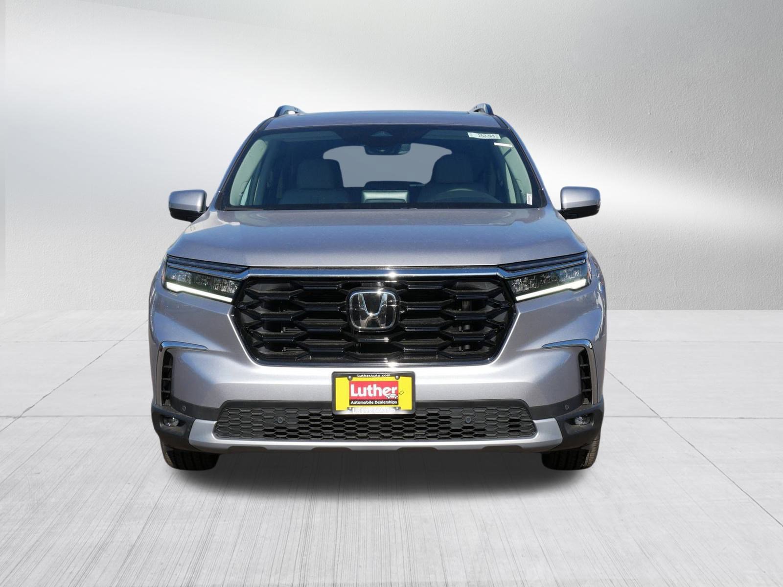 2025 Honda Pilot Touring photo 2