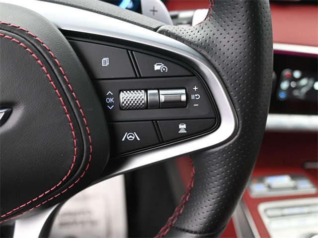 2025 GENESIS GV70 - Image 14
