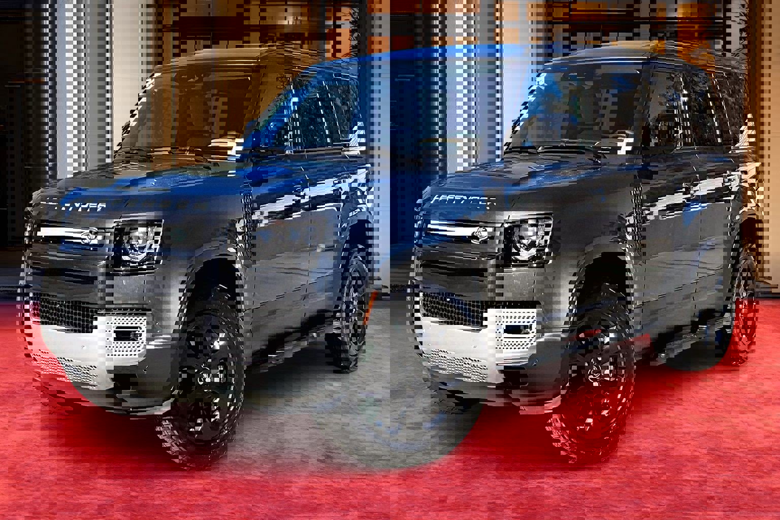 2025 Land Rover Defender S's photo