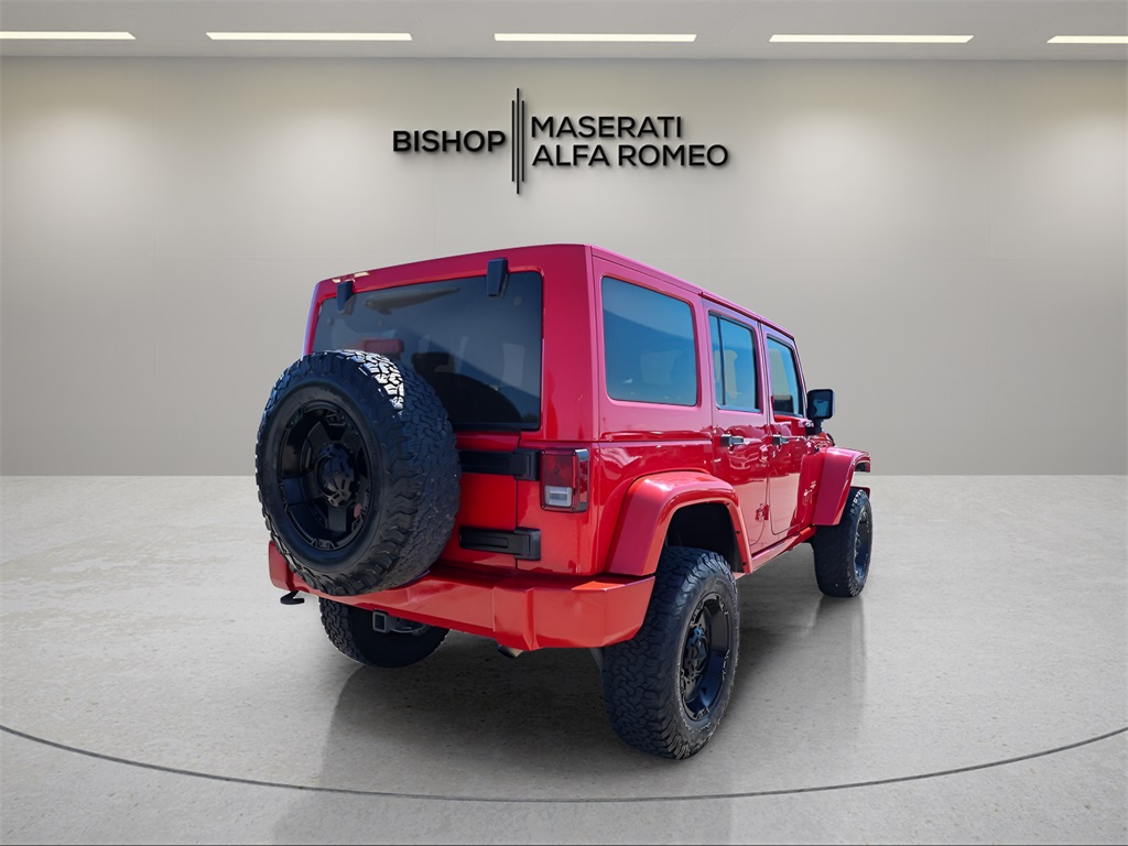 2015 Jeep Wrangler Unlimited Sahara photo 2