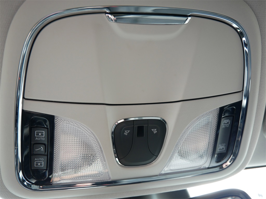 2021 Jeep Cherokee Limited photo 24