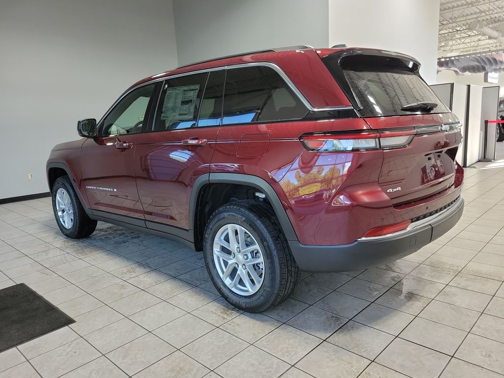 2025 Jeep Grand Cherokee Limited photo 4