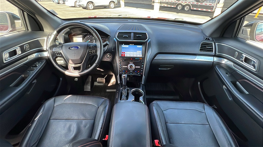 2017 Ford Explorer Sport photo 3
