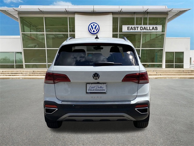 2024 Volkswagen Taos SE photo 4