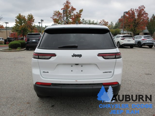2025 Jeep Grand Cherokee Limited photo 3