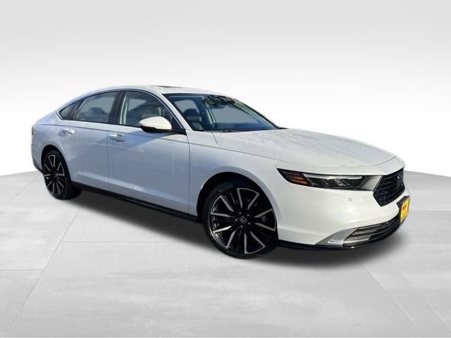 2025 Honda Accord Hybrid Touring's photo