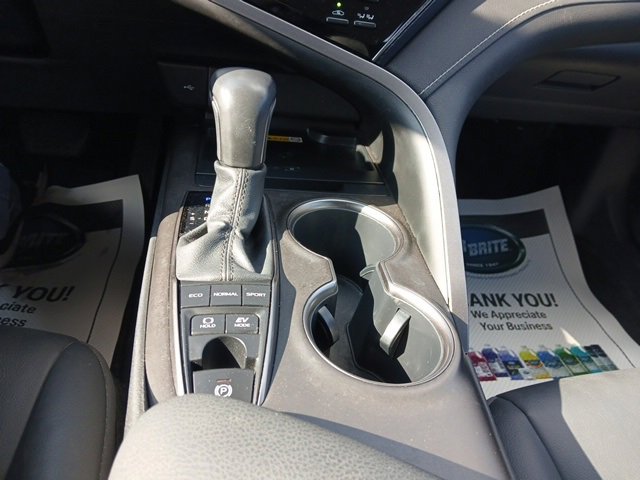 2024 Toyota Camry Hybrid SE photo 20