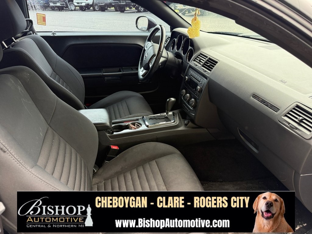 2014 Dodge Challenger SXT photo 13